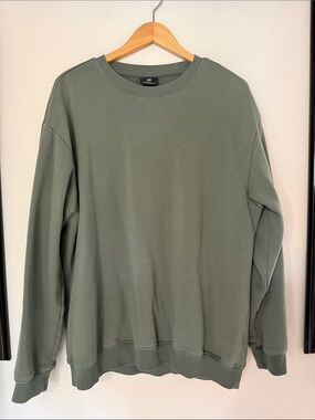 H&M Men's Olive Crewneck Sweatshirt - Green